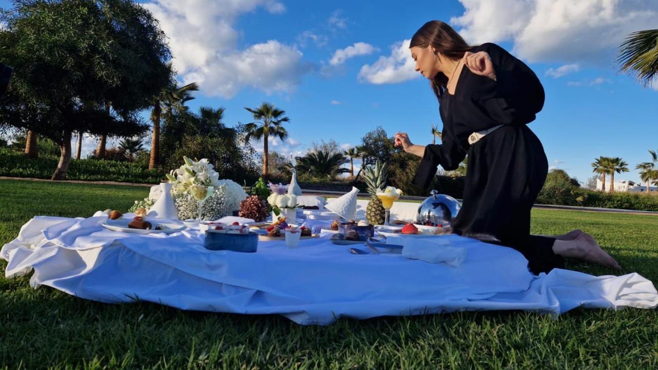 Vichy Célestins Spa Hôtel Casablanca Bouznika Esterno foto A picnic in Florida
