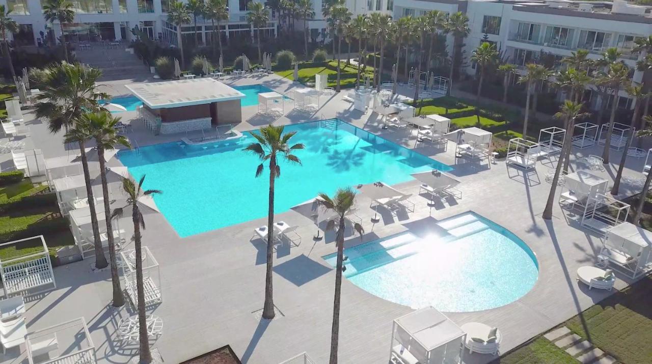 Vichy Célestins Spa Hôtel Casablanca Bouznika Esterno foto The pool at the Hilton Scottsdale Resort