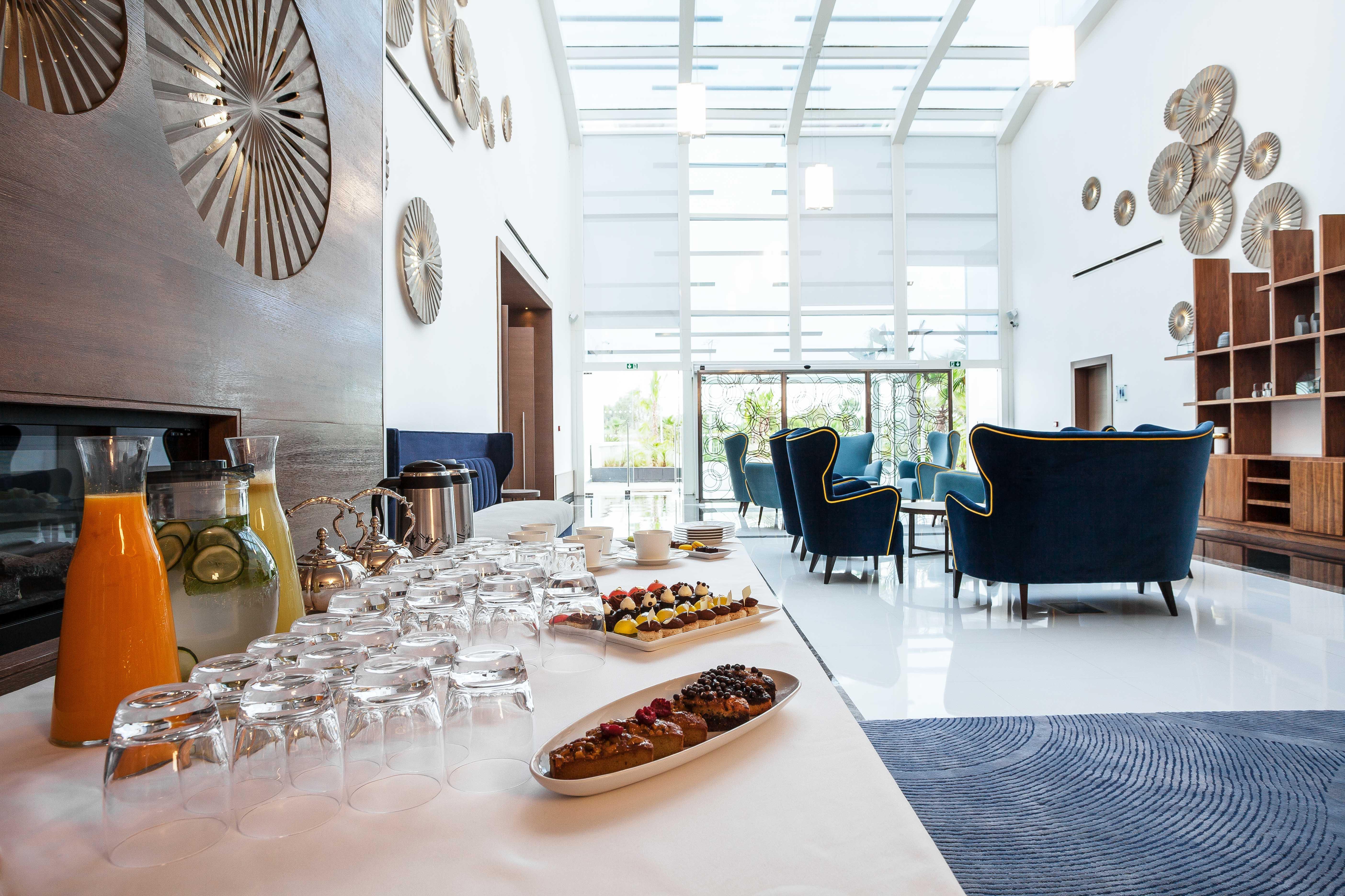 Vichy Célestins Spa Hôtel Casablanca Bouznika Esterno foto The lounge at the airport