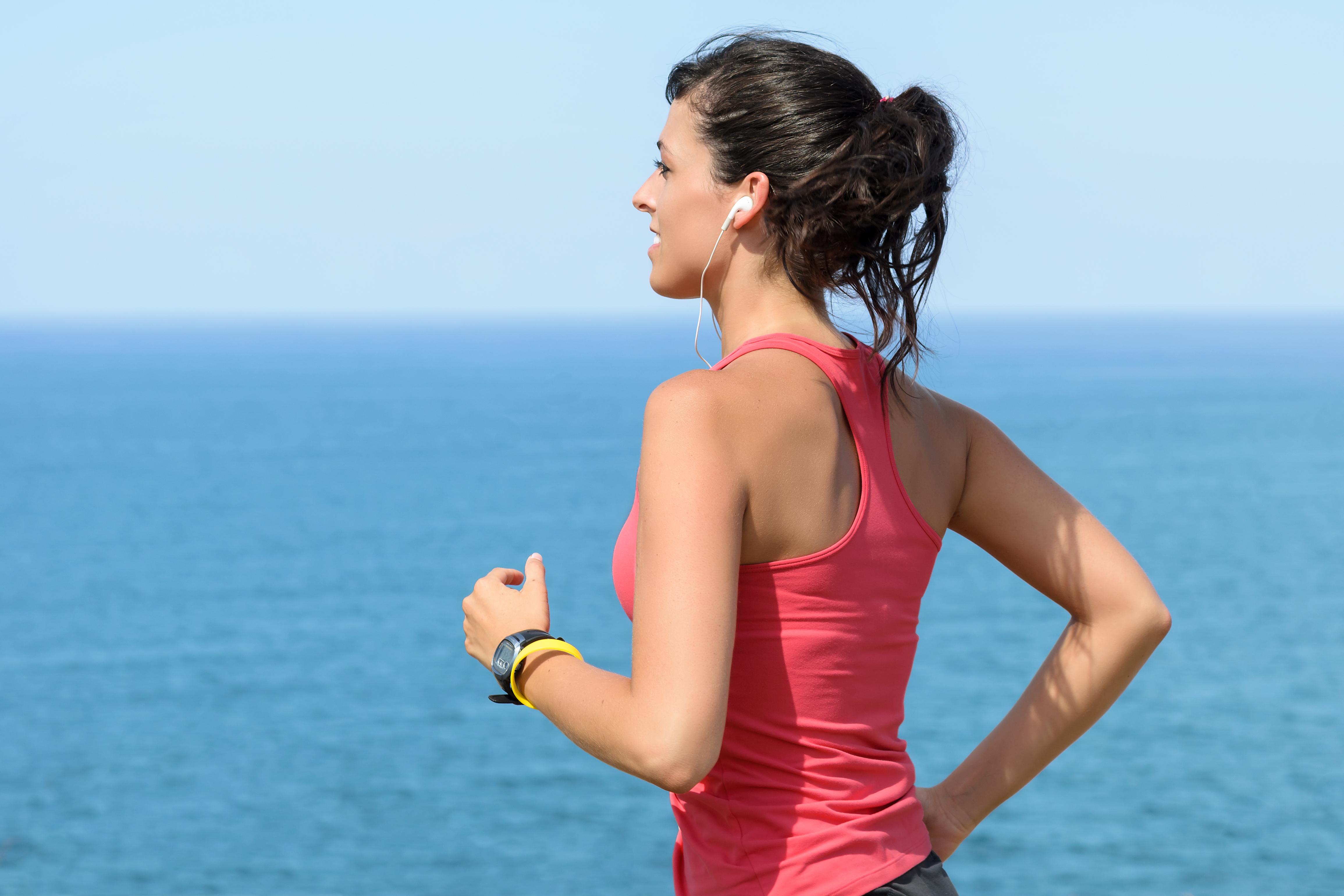 Vichy Célestins Spa Hôtel Casablanca Bouznika Esterno foto A woman jogging